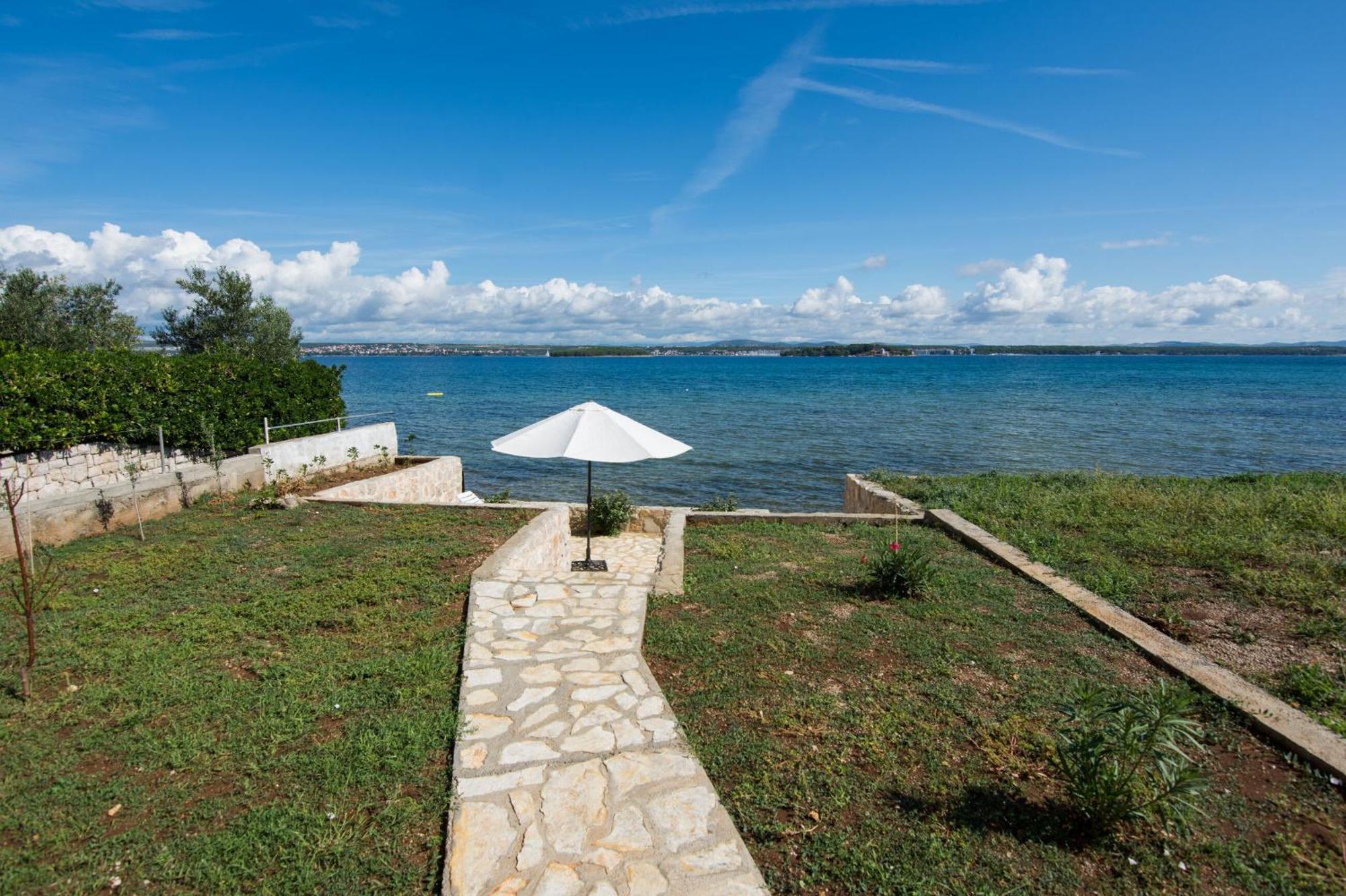 Apartment Blazenka - 20M From The Sea Tkon Buitenkant foto
